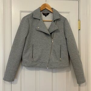 Jacket with zipper